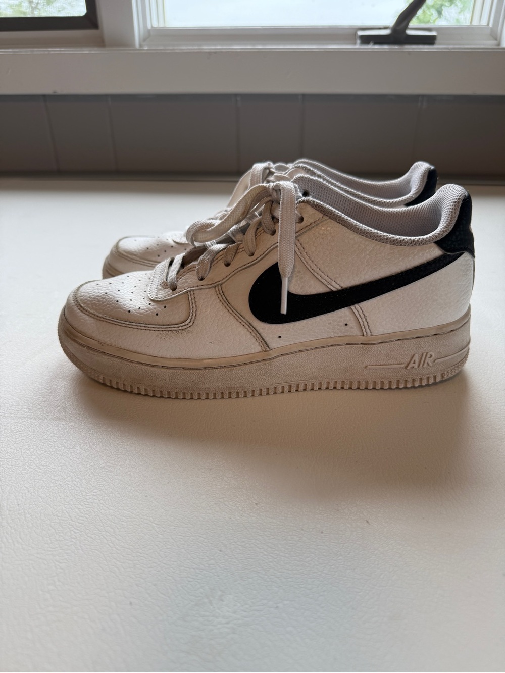 Nike Air Force 1 Low White Black Swoosh Size 6.5Y/ Women’s 8